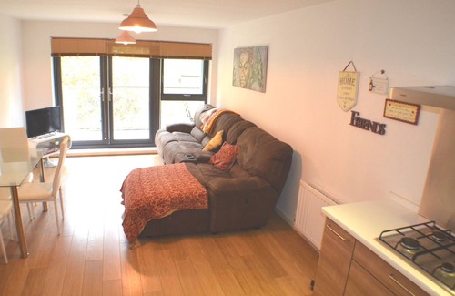 Brentwood Wohnung | Komfort-Apartment-Eigenes Badezimmer-Balkon