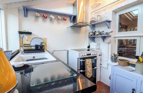 Winsham Hütte | BRIAR ORCHARD ANNEX, romantic, character holiday cottage in Winsham