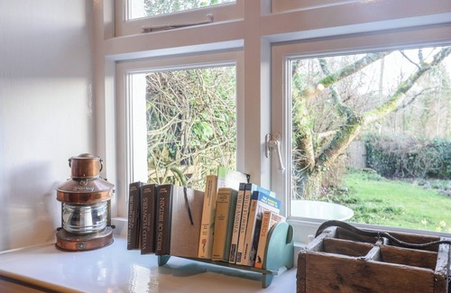 Winsham Hütte | BRIAR ORCHARD ANNEX, romantic, character holiday cottage in Winsham