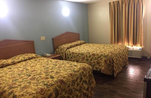 Pine Bluff Hotel | Briarwood Inn