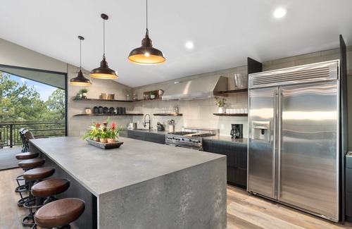 Flagstaff Haus | "Brick & Beam Conservatory" Downtown Station