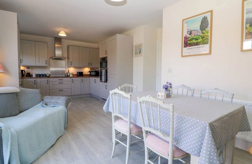 Portskewett Hütte | BRIDGE VIEW, pet friendly, country holiday cottage in Caldicot