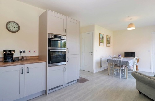 Portskewett Hütte | BRIDGE VIEW, pet friendly, country holiday cottage in Caldicot