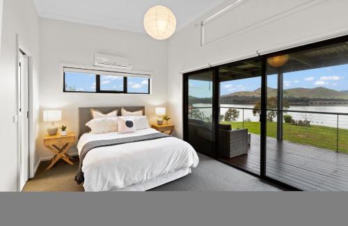 Bonnie Doon Haus | Bridge Water Views