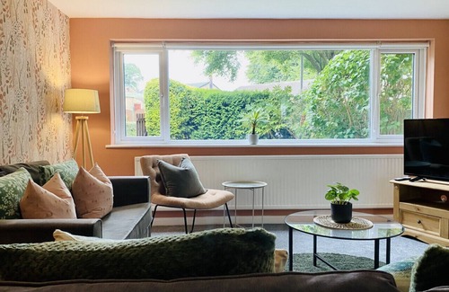 Rastrick Haus | Brighouse →3 mins | Pets Stay Free | 138 Mbps | Garden