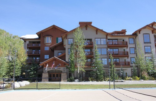 Salt Lake Mountain Resorts Eigentumswohnung | Helle 2 Schlafzimmer Ski In / Ski Out 4. Stock Wohnung in der Powderhorn Lodge