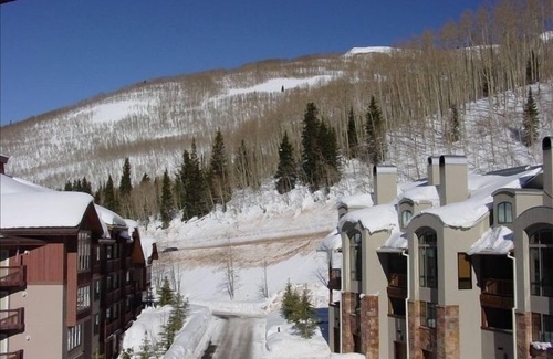 Salt Lake Mountain Resorts Eigentumswohnung | Helle 2 Schlafzimmer Ski In / Ski Out 4. Stock Wohnung in der Powderhorn Lodge