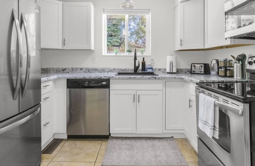 Logan Wohnung | Bright 2br Great Location Near USU and Downtown