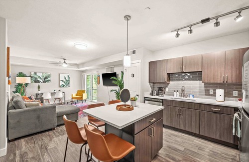 Fairpark Wohnung | Bright 2BR SLC Apt Hot Tub Parking