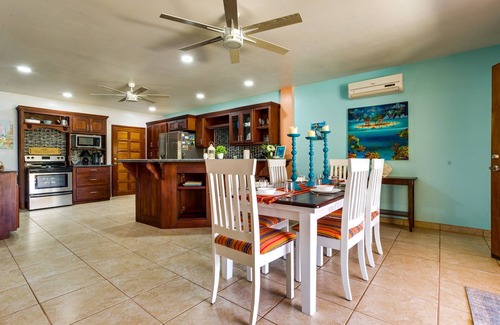 Placencia Villa | Meerblick-Panorama-Villa-Ensuite Bad-LP 7B