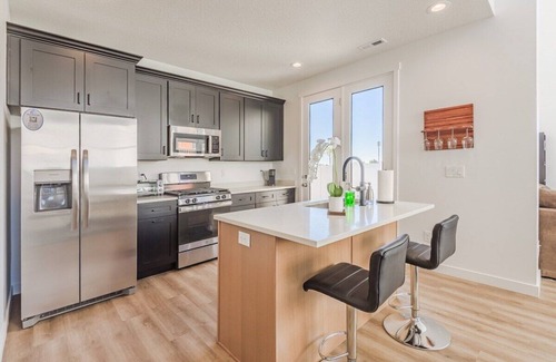 West Jordan Haus | Bright 3BR Home: Fenced Yard, New Build, Sleeps 7!