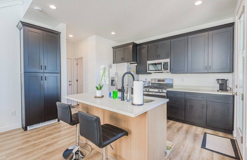 West Jordan Haus | Bright 3BR Home: Fenced Yard, New Build, Sleeps 7!