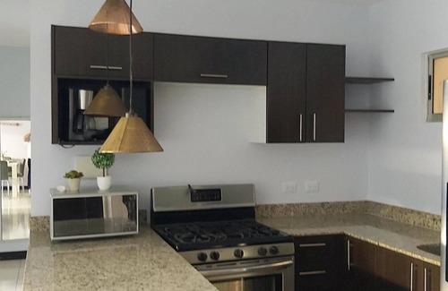 Guacima Wohnung | Bright and Colorful three bedroom apartment, ideal for remote work