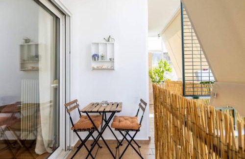 Kallithea Wohnung | Bright and Natural Apt in Athens