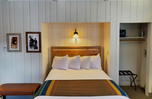 Grand Canyon Village Kabine | Bright Angel Lodge – Inside the Park