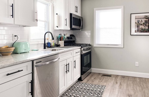 Wheaton Haus | Bright Cape Cod, Perfect for Families, Near Metro