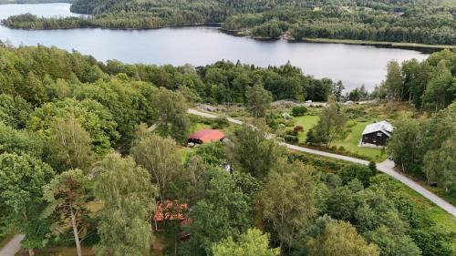 Oedsmal Wohnung | Bright comfortable guest suite close to both swimming, nature and city