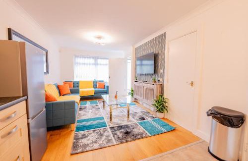 Riverside Haus | Bright & Elegant House Near City Centre and Stadium