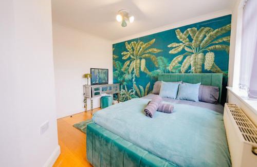 Riverside Haus | Bright & Elegant House Near City Centre and Stadium