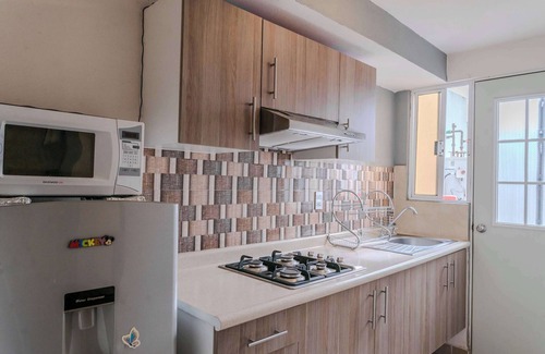 Huejotzingo Haus | Bright Home with Pool near Valquirico & Airport