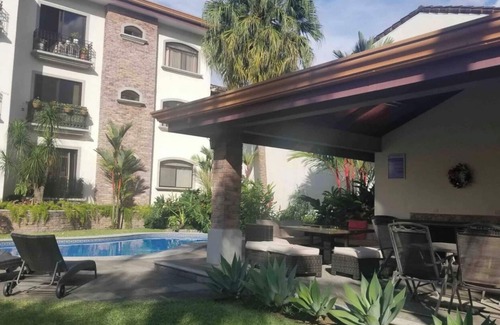 Escazu Wohnung | Bright, Peaceful Escape in Prime Escazú