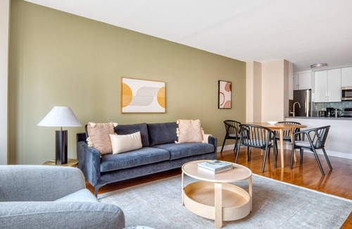 Upper West Side Wohnung | Bright UWS 2BR w/ Gym, Doorman & Elevator, nr Central Park, by Blueground