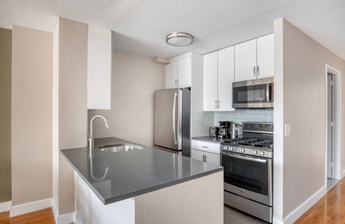 Upper West Side Wohnung | Bright UWS 2BR w/ Gym, Doorman & Elevator, nr Central Park, by Blueground