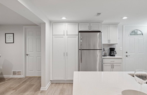 Brighton Haus | Brighton's Hidden Gem - Chic & Spacious Luxury Suite - 5 mins to downtown!