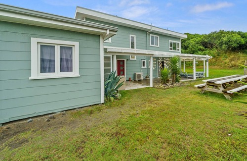 Himatangi Beach Haus | Bring the Whole Family - Himatangi Beach Holiday Home, HIMATANGI BEACH