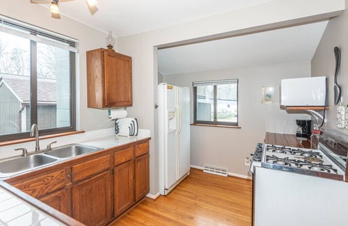 Lakeland Haus | Fee-ling the Chain of Lakes- kayaks Included