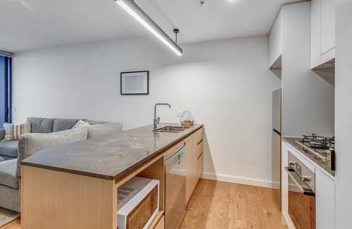 South Brisbane Wohnung | Resort Living 2BR with Pool, Spa, Gym & Parking
