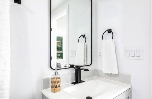 Brookland Bed & Breakfast | Brand NEW Home | Outdoor Dining with Pleasant View