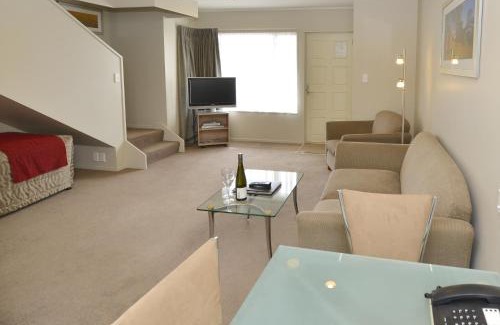 New Plymouth Hotel | Brougham Heights Motel