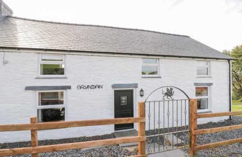 Aberhosan Haus | Bryndan