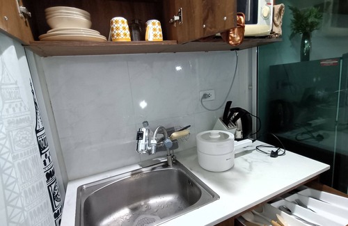 Phra Khanong Eigentumswohnung | BTS Bangchak Serenity: High-Speed Wi-Fi, Free Pool & Gym, HBO, Washer, Kitchen