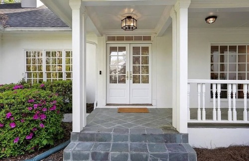 Tuxedo Park Haus | Buckhead Gallery house. An exclusive haven for discerning creatives.