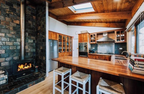 Budgee Budgee Haus | Budgee Budgee Farm 33 Acres of Pure Bliss
