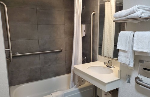 Little Rock Hotel | Budget Host Inn- Medical Center