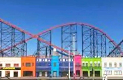 North Shore Hotel | Budget Twin Family Room 5mins walk to the Beach