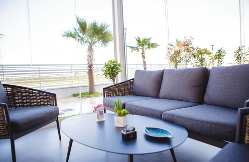 Carinaro Hotel | Building Hotel