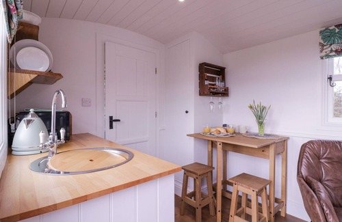 Whepstead Hütte | Bumble's Retreat