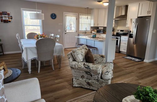 Frederica Haus | Bungalow by the Bay. Minutes to DE Turf Fields. 30 minutes to resort beaches.