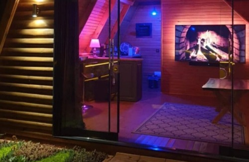 Cinarcik Wohnung | Bungalow with Shared Garden near Beach in Cinarcik