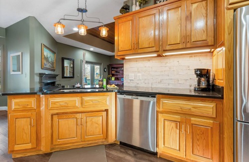 Millington Haus | Bur Oak House:Charming Comforts and Summer Vibes!