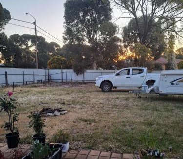 Burra Sonstige | Burra Huge Backyard