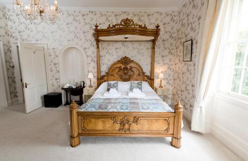 Leominster Haus | Burton Court