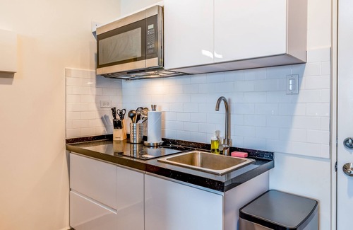 Bushiri Wohnung | Bushiri's Long Life Building-Studio-Sleeps 4 #10