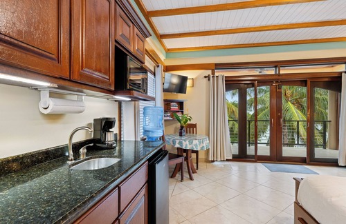 Hopkins Haus | Buttonwood Belize