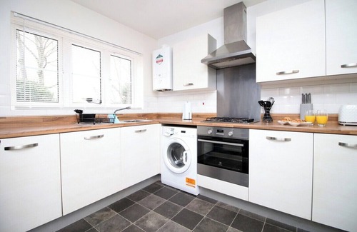 Wootton Bassett Haus | Buxton Way by Tŷ SA - 3 bedroom house