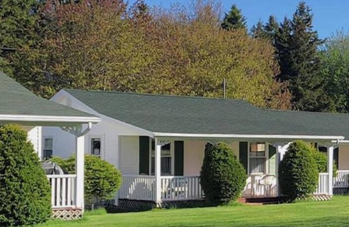 Stanhope Hütte | By The Bay Cottages